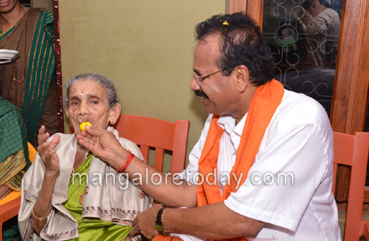 Sadananda Gowda in native place putter